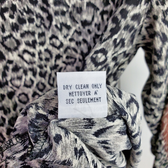 Anne Klein | 100% Silk Animal Print Top Long Sleeve Button Down Shirts - Picture 5 of 5